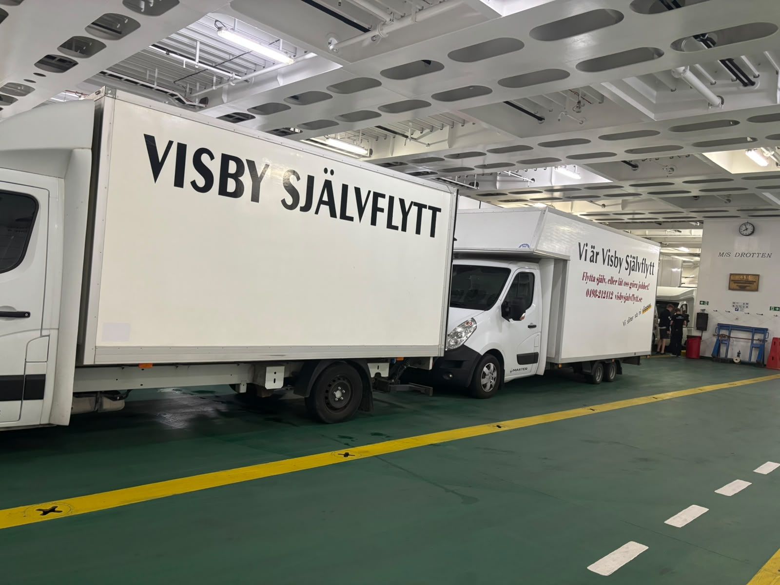 Visby Självflytts bilar ombord på Gotlandsfärjan